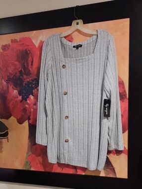 NWT Light Gray Ribbed Square-Neck Spring Sweater with Side Buttons Plus Size 1X